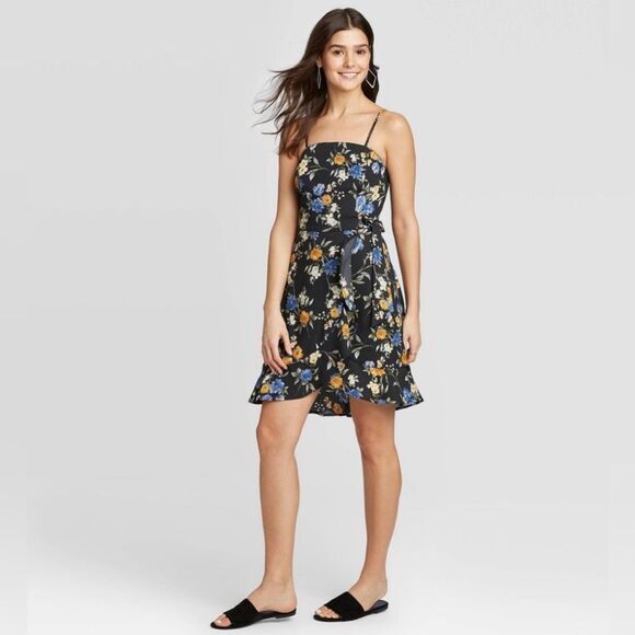 Black floral smocked back faux wrap sundress size large - Picture 1 of 8